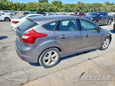 Trzecie zdjęcie samochodu z tyłu: 2012 FORD FOCUS SE VIN:1FAHP3K28CL473264 - miniatura