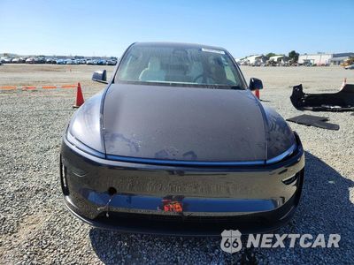 Piąte zdjęcie samochodu w środku: 2026 TESLA MODEL Y VIN:7SAYGDED0TF623998 - miniatura