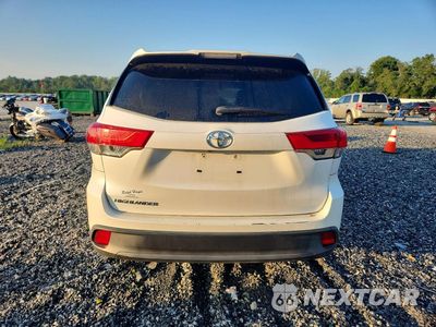 Zdjęcie 6 z 13 samochodu: 2017 TOYOTA HIGHLANDER LE VIN:5TDZARFH0HS030663 - miniatura