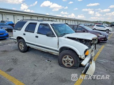 Czwarte zdjęcie samochodu z boku: 1997 CHEVROLET BLAZER 4D TRUCK VIN:1GNDT13W9V2167457 - miniatura