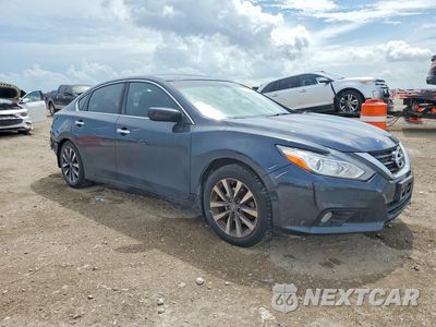 Czwarte zdjęcie samochodu z boku: 2017 NISSAN ALTIMA 2.5 SV VIN:1N4AL3AP0HC130739 - miniatura