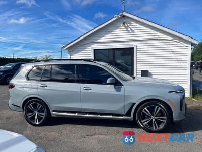 Zdjęcie 7 z 13 samochodu: 2024 BMW X7 XDRIVE40I VIN:5UX23EM05R9S83624 - miniatura