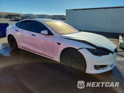 Czwarte zdjęcie samochodu z boku: 2017 TESLA MODEL S VIN:5YJSA1E16HF211424 - miniatura