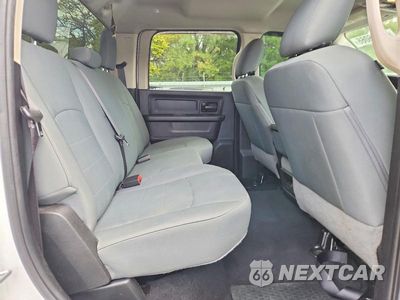 Zdjęcie 10 z 12 samochodu: 2018 RAM 1500 ST VIN:3C6RR7KT6JG227582 - miniatura