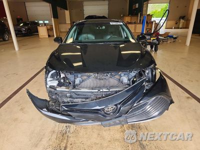 Piąte zdjęcie samochodu w środku: 2018 TOYOTA CAMRY XLE VIN:4T1B11HK1JU041891 - miniatura