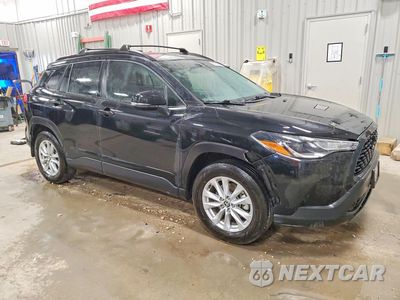 Czwarte zdjęcie samochodu z boku: 2022 TOYOTA COROLLA CROSS LE VIN:7MUCAABG0NV035190 - miniatura