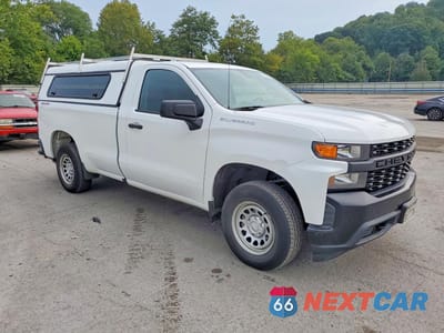 Czwarte zdjęcie samochodu z boku: 2021 CHEVROLET SILVERADO K1500 VIN:3GCNYAEH5MG184341 - miniatura