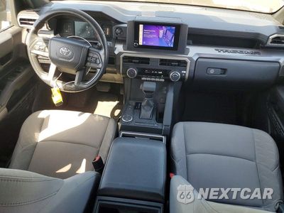 Zdjęcie 8 z 12 samochodu: 2025 TOYOTA TACOMA SR5 VIN:3TMKB5FN7SM040451 - miniatura