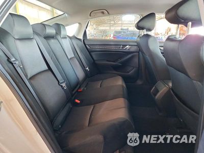 Zdjęcie 10 z 12 samochodu: 2020 HONDA ACCORD LX VIN:1HGCV1F12LA107667 - miniatura