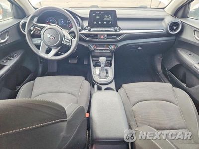 Zdjęcie 8 z 12 samochodu: 2019 KIA FORTE LXS VIN:3KPF24AD0KE046774 - miniatura