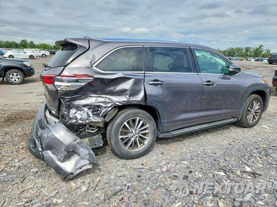 Trzecie zdjęcie samochodu z tyłu: 2018 TOYOTA HIGHLANDER XLE VIN:5TDJZRFH8JS817954 - miniatura
