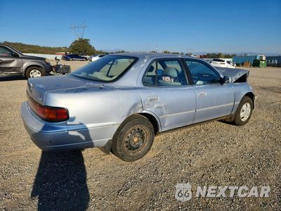 Trzecie zdjęcie samochodu z tyłu: 1994 TOYOTA CAMRY LE VIN:JT2SK12E4R0251711 - miniatura