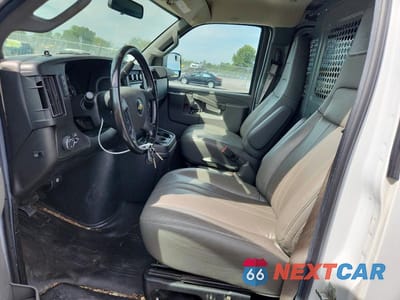 Zdjęcie 7 z 13 samochodu: 2021 CHEVROLET EXPRESS G2500 VIN:1GCWGAFPXM1263872 - miniatura