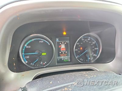 Zdjęcie 9 z 13 samochodu: 2016 TOYOTA RAV4 HV LIMITED VIN:JTMDJREV8GD043933 - miniatura
