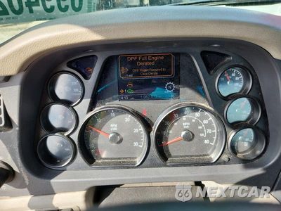Zdjęcie 9 z 13 samochodu: 2018 PETERBILT 579 SEMI TRUCK VIN:1XPBA48X8JD478139 - miniatura