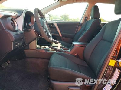 Zdjęcie 7 z 13 samochodu: 2017 TOYOTA RAV4 LE VIN:2T3BFREV8HW551204 - miniatura