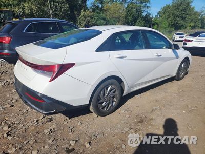 Trzecie zdjęcie samochodu z tyłu: 2024 HYUNDAI ELANTRA SEL VIN:KMHLM4DG0RU654322 - miniatura