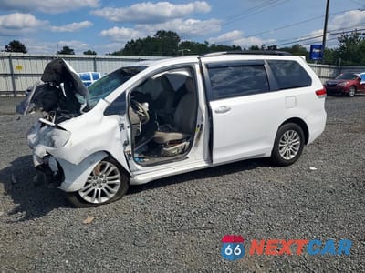 2012 TOYOTA SIENNA XLE 8-PASSENGER 5TDYK3DC0CS189432 - główne zdjęcie licytacji z USA - miniatura