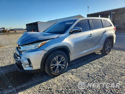 2018 TOYOTA HIGHLANDER LE PLUS 5TDBZRFH0JS801235 - główne zdjęcie licytacji z USA - miniatura