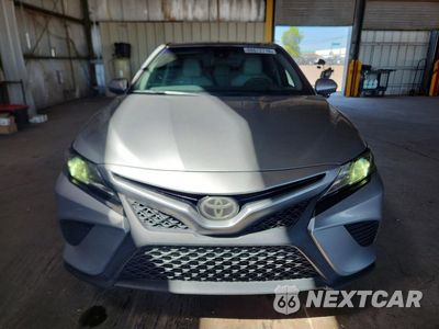 Piąte zdjęcie samochodu w środku: 2018 TOYOTA CAMRY SE VIN:4T1B11HK1JU109929 - miniatura