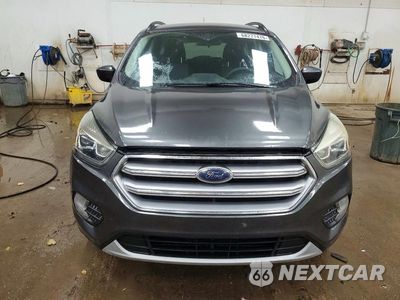Piąte zdjęcie samochodu w środku: 2017 FORD ESCAPE SE VIN:1FMCU9GD1HUC09763 - miniatura