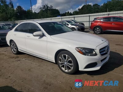 Czwarte zdjęcie samochodu z boku: 2015 MERCEDES-BENZ C 300 4MATIC VIN:55SWF4KB2FU077153 - miniatura