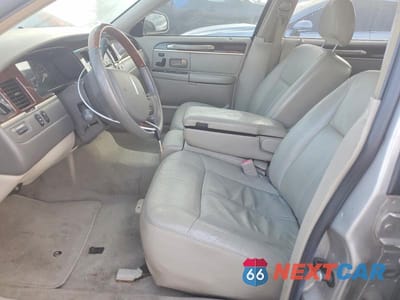 Zdjęcie 7 z 12 samochodu: 2006 LINCOLN TOWN CAR SIGNATURE LIMITED VIN:1LNHM82WX6Y626314 - miniatura