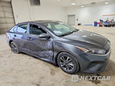 Czwarte zdjęcie samochodu z boku: 2024 KIA FORTE LXS VIN:3KPF24AD3RE739896 - miniatura