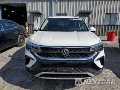 Piąte zdjęcie samochodu w środku: 2024 VOLKSWAGEN TAOS SE VIN:3VVSX7B27RM045945 - miniatura