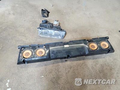Zdjęcie 12 z 13 samochodu: 1999 BMW 740 I AUTOMATIC VIN:WBAGG8333XDN73330 - miniatura