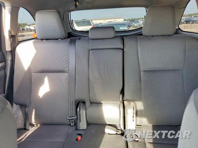 Zdjęcie 10 z 13 samochodu: 2018 TOYOTA HIGHLANDER LE VIN:5TDZARFH8JS039567 - miniatura