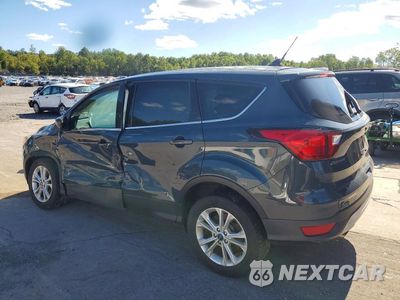 Drugie zdjęcie samochodu z przodu: 2019 FORD ESCAPE SE VIN:1FMCU9GD3KUB19392 - miniatura