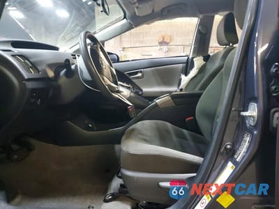Zdjęcie 7 z 12 samochodu: 2015 TOYOTA PRIUS TWO VIN:JTDKN3DU0F0438146 - miniatura