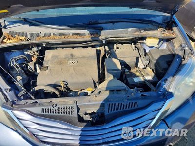 Zdjęcie 12 z 13 samochodu: 2016 TOYOTA SIENNA LE VIN:5TDKK3DC8GS754375 - miniatura