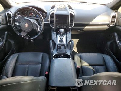 Zdjęcie 8 z 12 samochodu: 2014 PORSCHE CAYENNE VIN:WP1AA2A26ELA97819 - miniatura