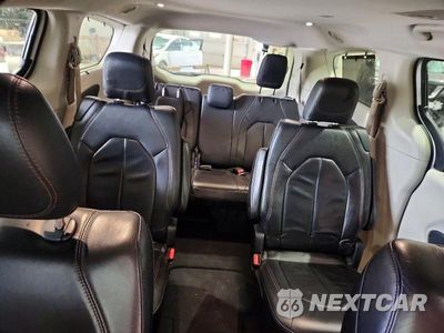 Zdjęcie 10 z 13 samochodu: 2018 CHRYSLER PACIFICA TOURING L VIN:2C4RC1BG8JR114818 - miniatura