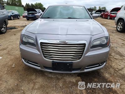 Piąte zdjęcie samochodu w środku: 2014 CHRYSLER 300 S VIN:2C3CCABG7EH103573 - miniatura