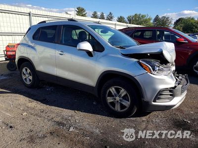 Czwarte zdjęcie samochodu z boku: 2022 CHEVROLET TRAX 1LT VIN:KL7CJPSM7NB515640 - miniatura
