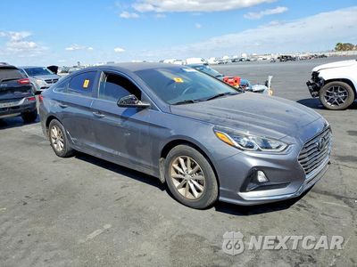 Czwarte zdjęcie samochodu z boku: 2019 HYUNDAI SONATA SE VIN:5NPE24AF6KH798875 - miniatura