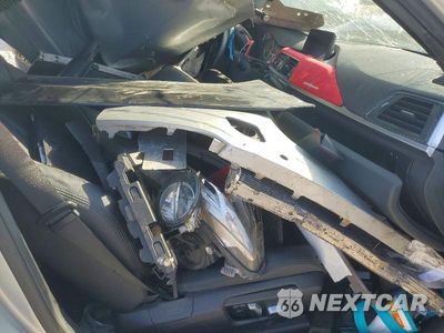 Zdjęcie 7 z 12 samochodu: 2017 BMW 330 XI VIN:WBA8D9C31HA011464 - miniatura