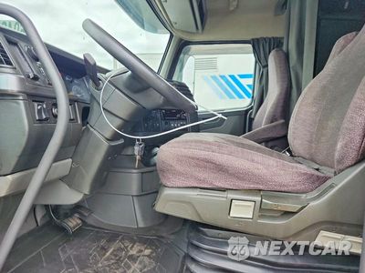 Zdjęcie 7 z 14 samochodu: 2020 VOLVO VNL SEMI TRUCK VIN:4V4NC9EH3LN236993 - miniatura