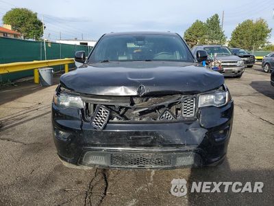 Piąte zdjęcie samochodu w środku: 2018 JEEP GRAND CHEROKEE LAREDO VIN:1C4RJFAG9JC252672 - miniatura