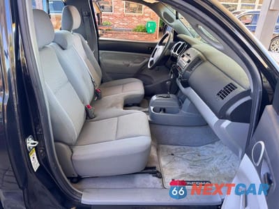 Piąte zdjęcie samochodu w środku: 2009 TOYOTA TACOMA BASE VIN:5TENX22N59Z624217 - miniatura