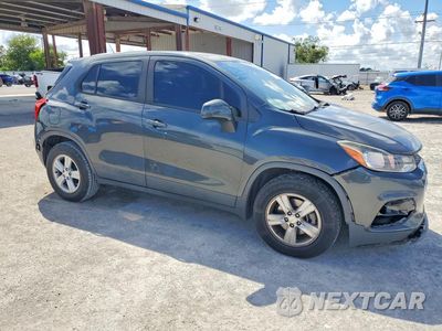 Czwarte zdjęcie samochodu z boku: 2019 CHEVROLET TRAX LS VIN:3GNCJKSB3KL392022 - miniatura