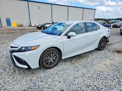 2024 TOYOTA CAMRY SE 4T1G11AK4RU234953 - główne zdjęcie licytacji z USA - miniatura