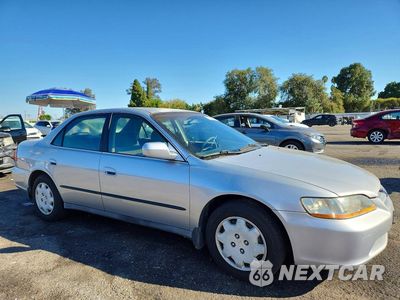 Czwarte zdjęcie samochodu z boku: 1998 HONDA ACCORD LX VIN:1HGCG5642WA208028 - miniatura