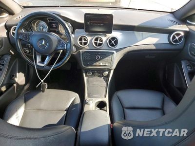 Zdjęcie 8 z 12 samochodu: 2015 MERCEDES-BENZ CLA 250 VIN:WDDSJ4EB5FN185297 - miniatura