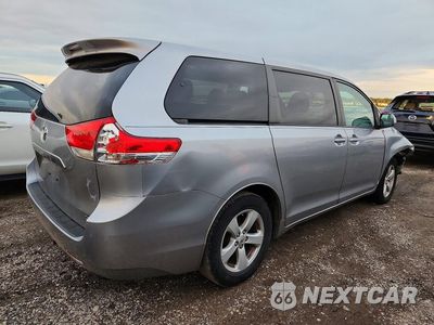 Trzecie zdjęcie samochodu z tyłu: 2012 TOYOTA SIENNA LE 8-PASSENGER VIN:5TDKA3DC6CS015745 - miniatura