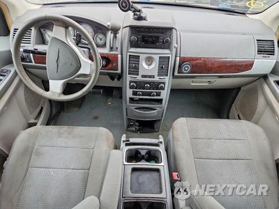 Zdjęcie 8 z 13 samochodu: 2010 CHRYSLER TOWN & COUNTRY TOURING VIN:2A4RR5D1XAR271680 - miniatura