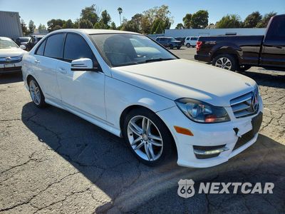 Czwarte zdjęcie samochodu z boku: 2013 MERCEDES-BENZ C 250 VIN:WDDGF4HB5DA747481 - miniatura